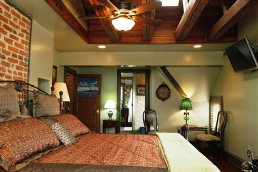 фото отеля Academy Bed and Breakfast