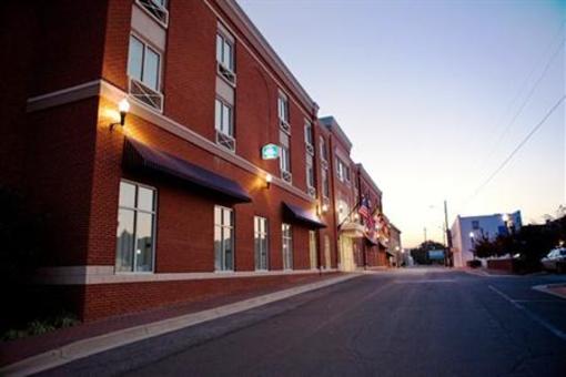 фото отеля Executive Inn & Suites Leonardtown
