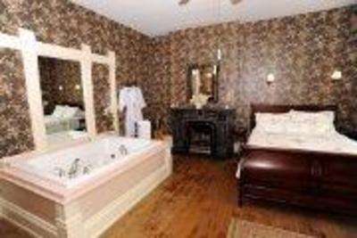 фото отеля Ludington House Bed And Breakfast