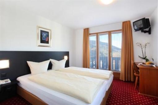 фото отеля Hotel Central Obersaxen