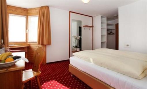 фото отеля Hotel Central Obersaxen