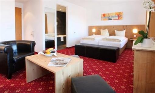 фото отеля Hotel Central Obersaxen