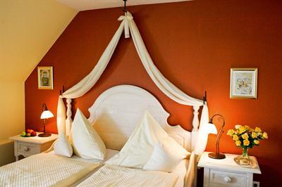 фото отеля Ringhotel Der Romantik-Hof