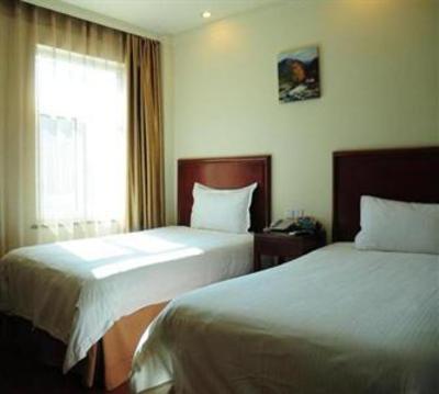 фото отеля Green Tree Inn Zhangjiakou Bus Station Express Hotel