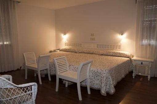 фото отеля Rosalia de Castro Hotel Poio