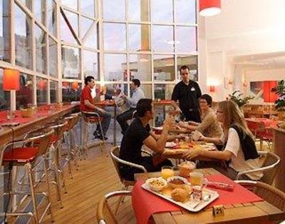 фото отеля Hotel Ibis Lyon Bron Eurexpo