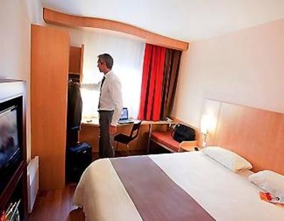 фото отеля Hotel Ibis Lyon Bron Eurexpo