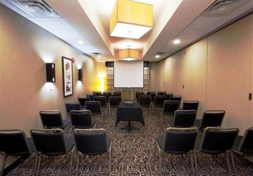 фото отеля SpringHill Suites Minneapolis-St. Paul Airport