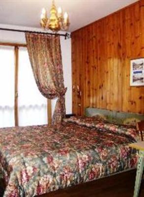 фото отеля Hotel Garni St Hubertus Pinzolo