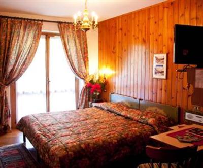 фото отеля Hotel Garni St Hubertus Pinzolo