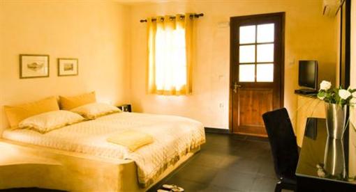 фото отеля Petra Hotel & Suites