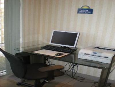 фото отеля Days Inn & Suites Ridgeland