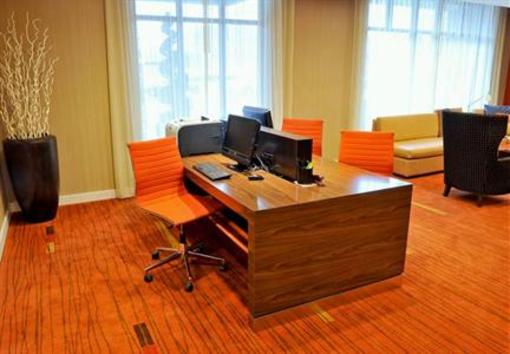 фото отеля Courtyard by Marriott Louisville Downtown