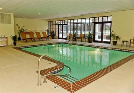 фото отеля Courtyard by Marriott Louisville Downtown