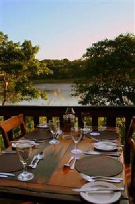 фото отеля Protea Hotel Imvubu Lodge