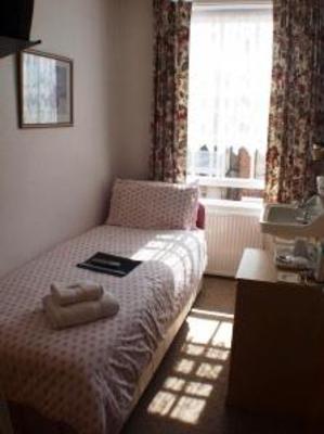 фото отеля Olivers Guest House