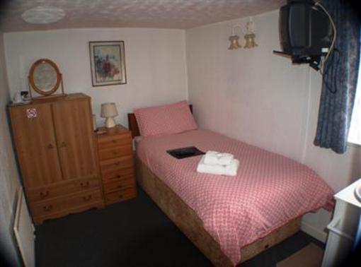 фото отеля Olivers Guest House