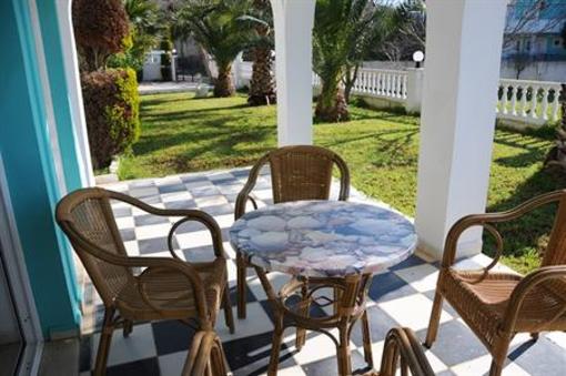 фото отеля Daisy Zakynthos Apartments