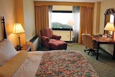 фото отеля Doubletree Fort Lee