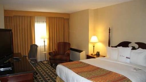 фото отеля Doubletree Fort Lee