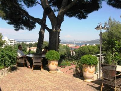 фото отеля Hotel Saint Roch Martigues