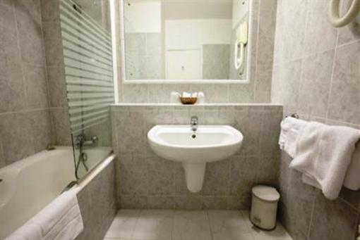 фото отеля Hotel Saint Roch Martigues