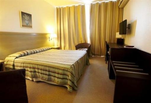 фото отеля Hotel Saint Roch Martigues