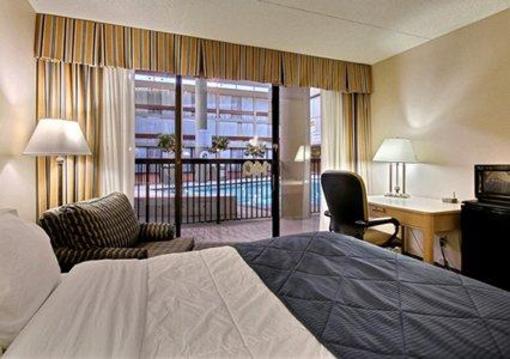 фото отеля Clarion Hotel Muscatine