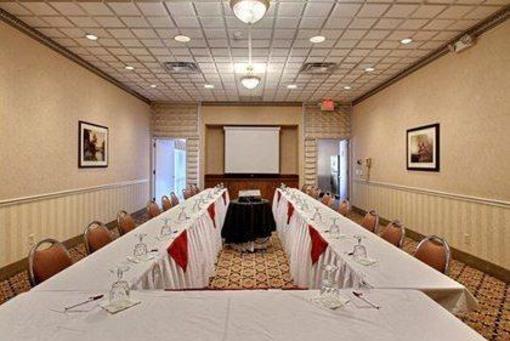 фото отеля Clarion Hotel Muscatine