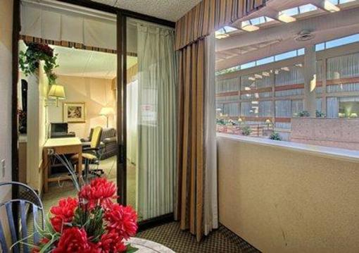 фото отеля Clarion Hotel Muscatine