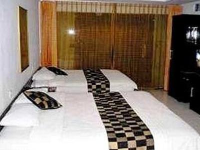 фото отеля Guest House and Salon Spa Fora Lingkar Selatan