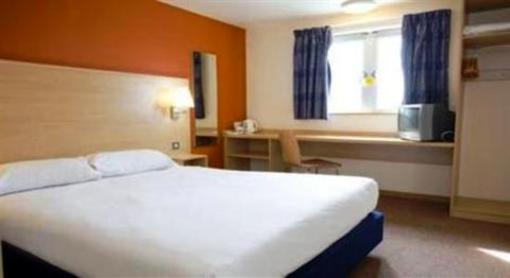 фото отеля Travelodge Hotel Feltham London