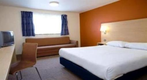 фото отеля Travelodge Hotel Feltham London