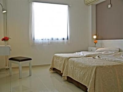 фото отеля Hilltop Gardens Apartments Paphos