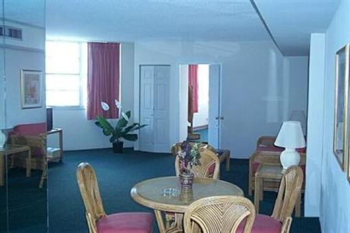 фото отеля Four Ambassadors Suites Hotel