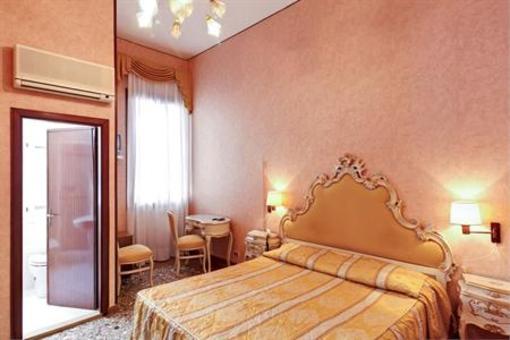фото отеля Albergo Basilea Hotel Venice