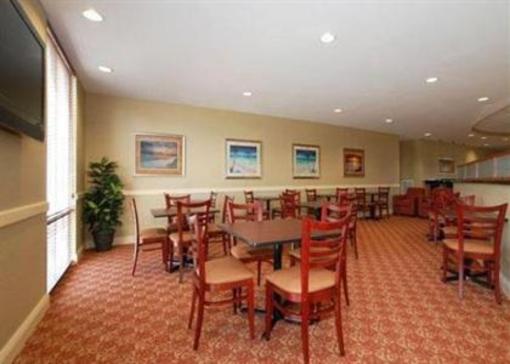 фото отеля Comfort Suites Palm Bay