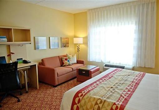фото отеля TownePlace Suites by Marriott Charlotte Mooresville