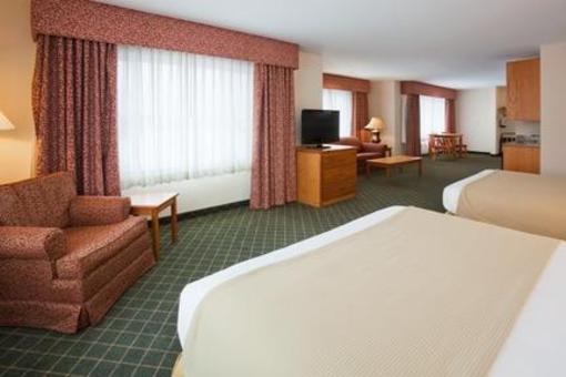 фото отеля Holiday Inn Express Chanhassen