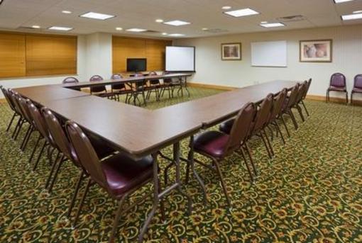 фото отеля Holiday Inn Express Chanhassen