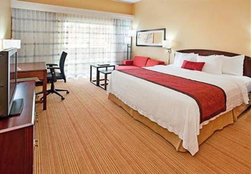 фото отеля Courtyard by Marriott Houston Sugar Land