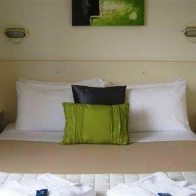 фото отеля Beach House Holiday Apartments
