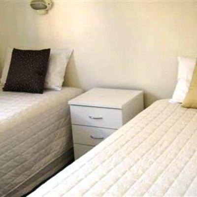 фото отеля Beach House Holiday Apartments