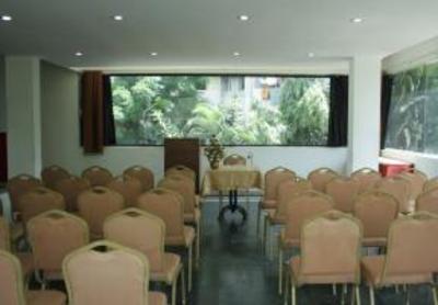 фото отеля Kings Hotel Chennai