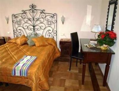 фото отеля Relais Accademia Bed and Breakfast Florence