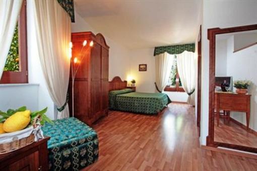 фото отеля La Magnolia Hotel Sorrento