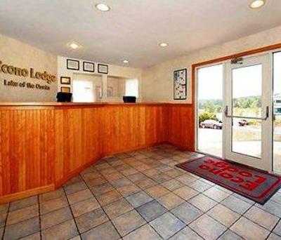 фото отеля Econo Lodge Inn & Suites Lake of the Ozarks