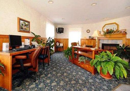 фото отеля Econo Lodge Inn & Suites Lake of the Ozarks