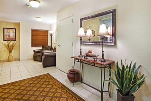 фото отеля Candlewood Suites Knoxville