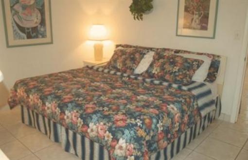фото отеля Deerfield Buccaneer Resort Apartments